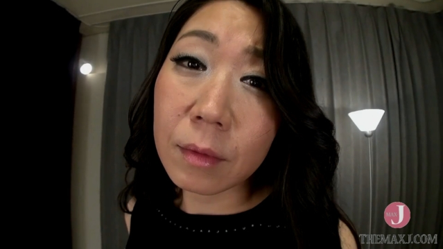 ริมฝีปากสีชมภูของเธอมันช่างน่าจูบ จนทำให้ผู้ชายที่ต้องการxxxจิ๋มของเธอทนไม่ไหว ปลดปล่อยความบ้ากามออกมาเต็มอารมย์