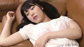 น้องเมียคันหีอยากโดยซี่กับพี่เขย แกล้งหลับไม่ใส่เสื้อในหัวนมโผล่ เย็ดxxxที่โซฟาครางเสียงฟินมาก