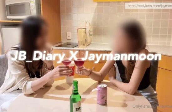 คลิปโป๊เสียงไทยแลกคู่กับเพื่อนสนิทเย็ด jaymanmoon นั้งจิบเบียร์เย็ดๆ จนเงี่ยนเต็มที่ แล้วขยี้กามผัวเพื่อน