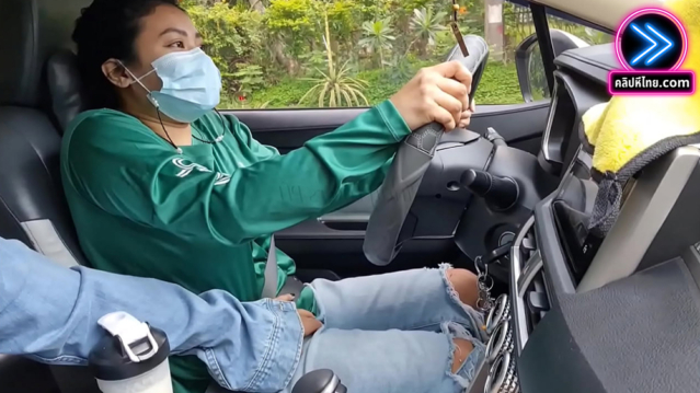 Grab Driver ผู้โดยสารหื่น ล้วงจิ๋มคนขับรถสาวอึ๋ม เรียกใช้บริการ ไปส่งโรงแรม จับหีจนแฉะ แวะเย็ดกันสะเลย