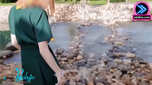 พาเนตรนารีหนีค่าย babyjee มาแคมป์ปิ้งนครนายก โมกควยตอนไม่มีคนเดินผ่าน กำลังโยกควยเสียวๆ พนักงานเดินมาเกือบเกมส์แล้ว